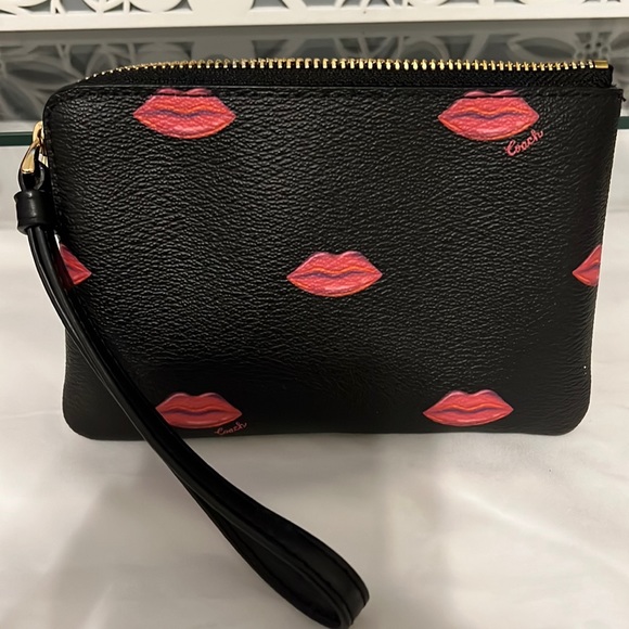 Large coach, wallet, wristlet, - Picture 4 of 4